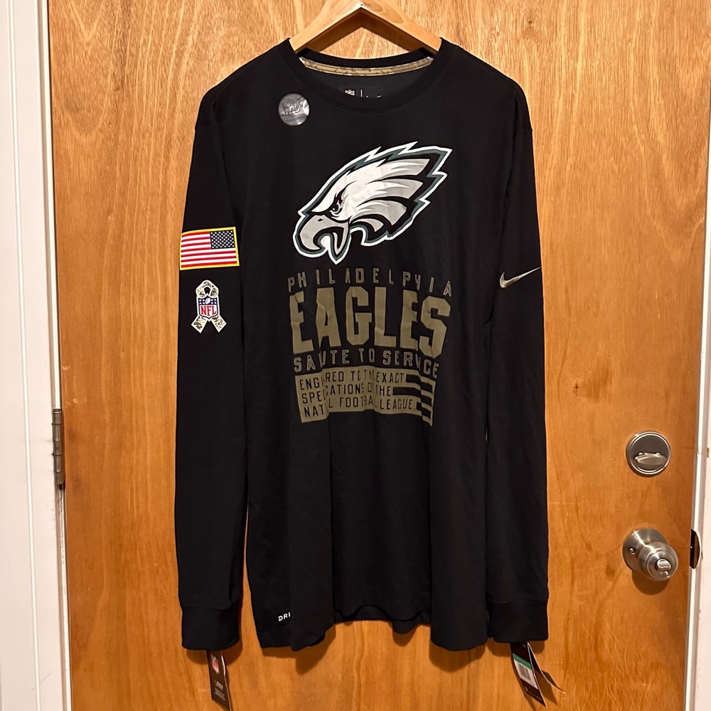 Nike Men’s Philadelphia Eagles Salute to Service Long Sleeve Patch T-Shirt New
